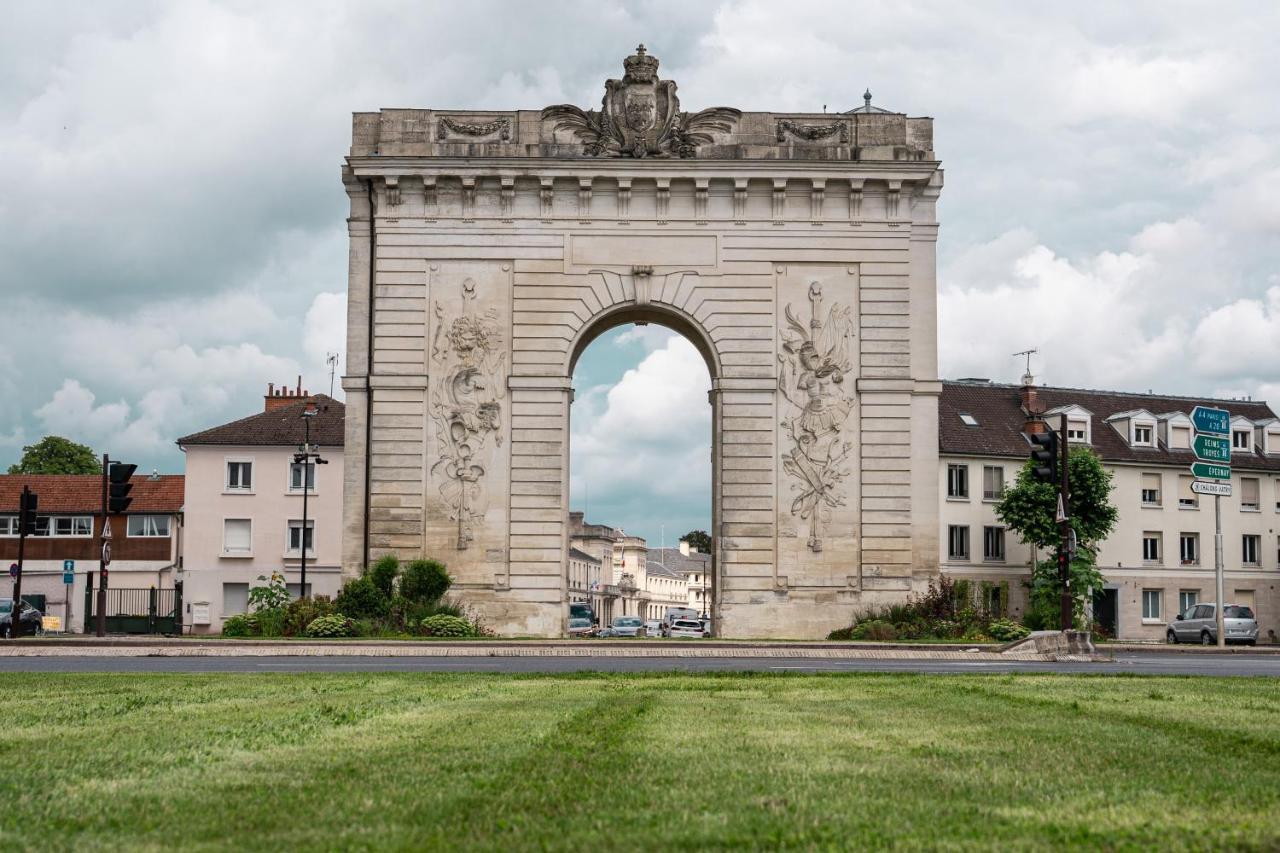 Le Petit Leon Apartment Châlons-en-Champagne Екстериор снимка
